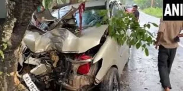 പയ്യന്നൂരിൽ വെല്ലുവിളിച്ച് കുഞ്ഞികൃഷ്ണൻ; പിന്നാലെ അനുഭാവിയുടെ വീടിന് നേരെ ആക്രമണം! കാർ അടിച്ചുതകർത്തു; പുകയുന്ന പയ്യന്നൂർ…